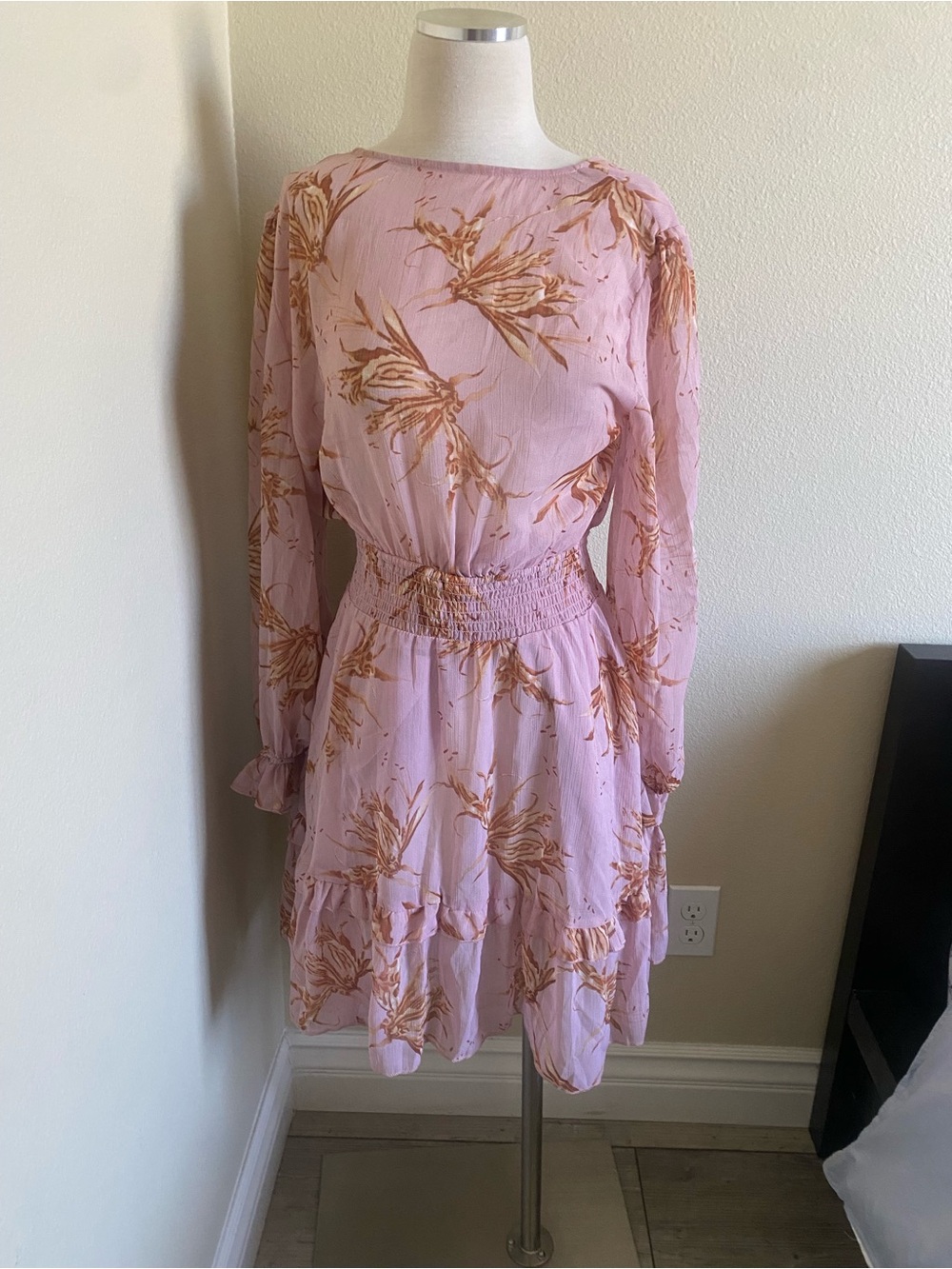 Women’s Pink Floral Long-Sleeve Smocked Waist Dress